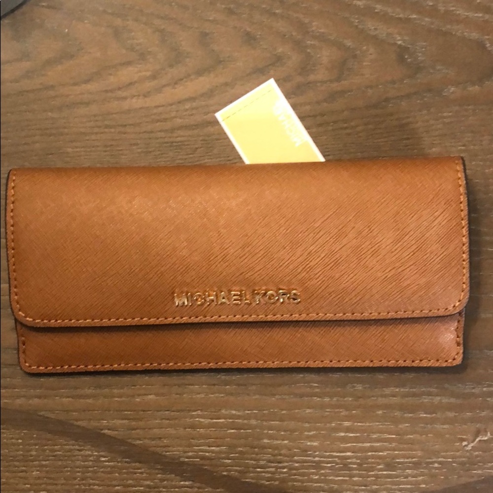 NWT MICHAEL KORS FLAT WALLET
